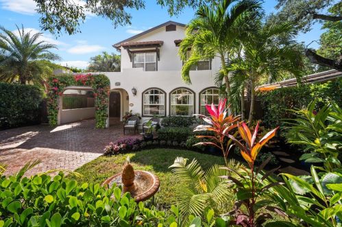 738 Biscayne Dr, West Palm Beach, FL 33401-7606
