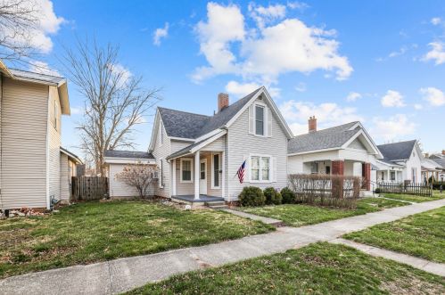 812 Main St, Washington Ch OH  43160-1954 exterior