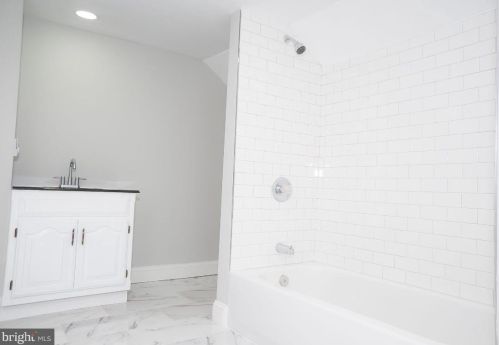 408 Laurel St, Beverly NJ 08010-3412 exterior