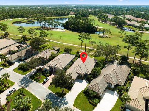 9425 Avenel Ln, Fort Pierce, FL 34986-3271