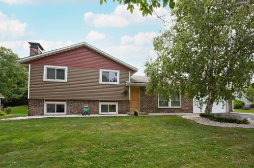 8390 135th St, Saint Paul, MN 55124-9594