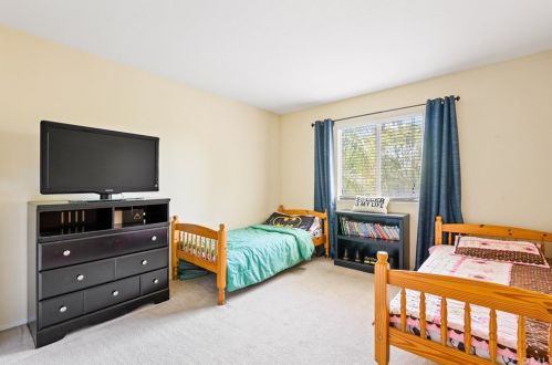 12607 Orangeblossom Ln, Riverside CA  92503-7059 exterior