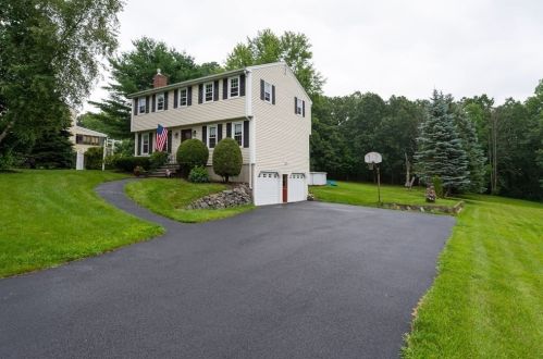 63 Olympic Village Dr, Methuen, MA 01844-4158