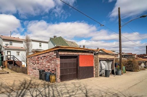 116 17th Ave, Whitaker PA  15120-1810 exterior