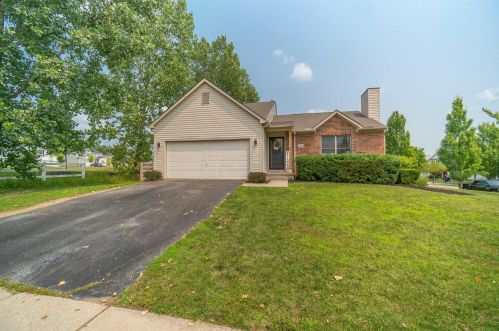 832 Corylus Dr, Pataskala, OH 43062-7594