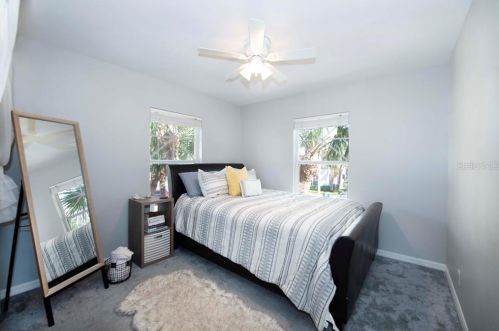 3865 Island Way, Saint Petersburg FL  33705-6449 exterior