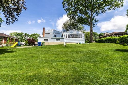 87 Butternut Ridge Rd, Waterbury, CT 06706-2311