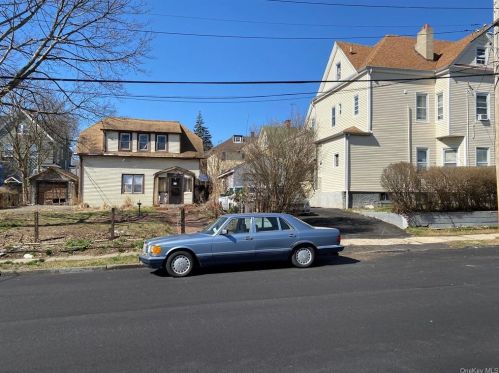 310 Garden Ave, Mount Vernon NY  10553-2014 exterior
