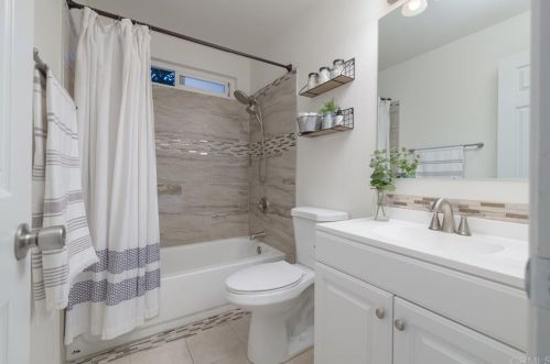 1160 Washington Ave, El Cajon CA  92019-3085 exterior