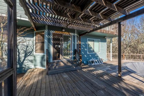 359 Laurel St, Willits CA  95490-3703 exterior