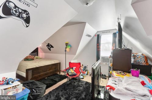 41 Roosevelt St, West Deptford NJ  08066-1028 exterior