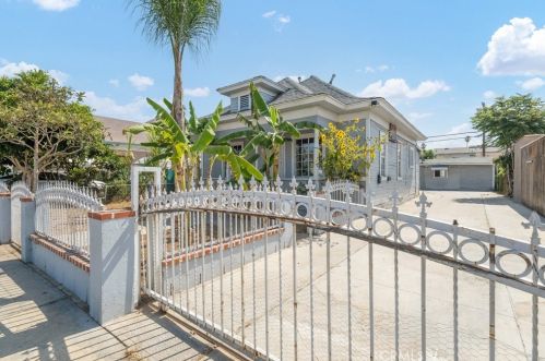 2010 Myrtle Ave, Long Beach CA 90806-4932 exterior