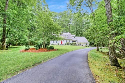 23 Mayflower Dr, Wilton CT  06897-1003 exterior