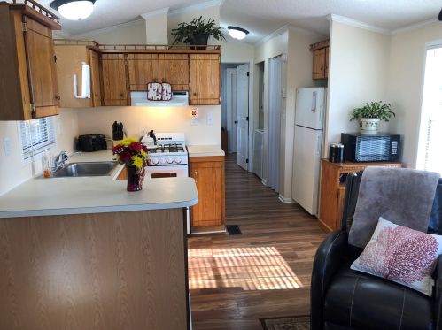 12 Friendship Dr, Salem, NH 03079-3016