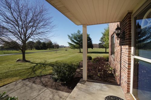 386 Schell Rd, Wilmington OH  45177-9037 exterior