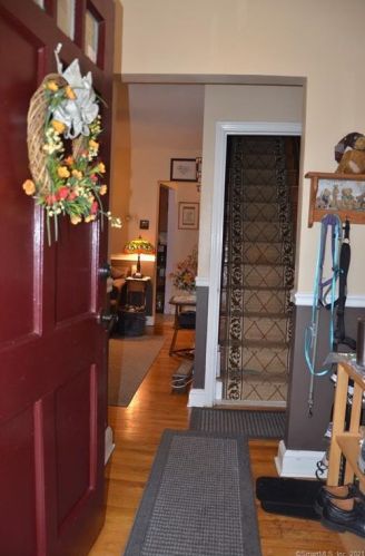 225 Garden Dr, Bridgeport, CT 06606-4427
