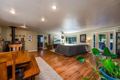 2691 Coyote Rd, Willits CA  95490-9034 exterior