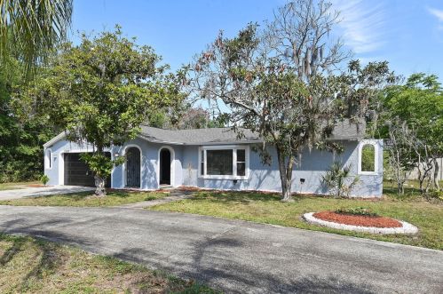 14239 Lake Price Dr, Orlando, FL 32826-3506