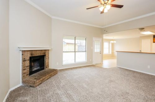 960 Carlin Ln, Burleson TX  76028-5192 exterior
