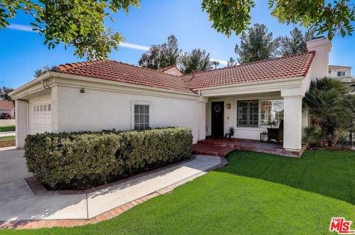 25863 Bellis Dr, Santa Clarita, CA 91355-2055