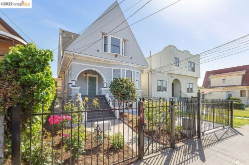 693 32 St, Oakland CA 94609-2932 exterior