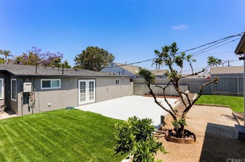 1627 Catalina Blvd, San Diego CA  92107-3720 exterior