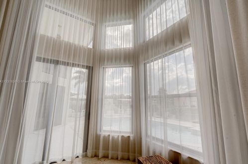 3586 143rd Ave, Hollywood FL  33027-4704 exterior