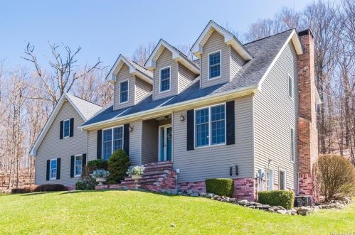 200 Van Wyck Lake Rd, Fishkill, NY 12524-2966