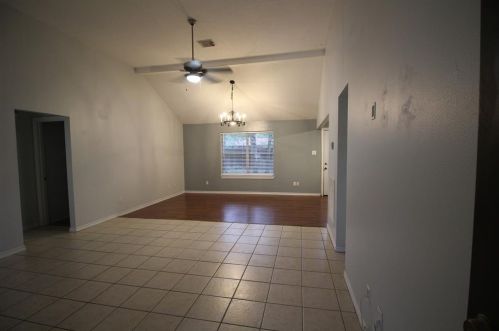 606 Springwood Dr, Conroe TX  77385-9514 exterior