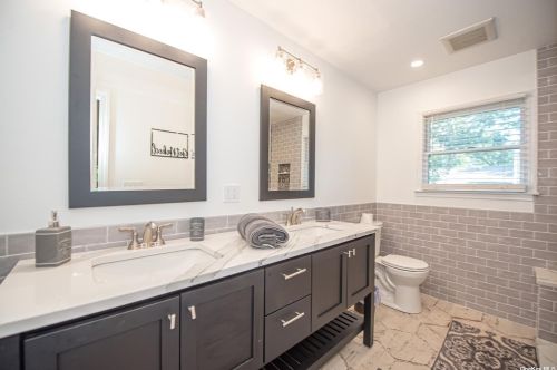 30 Vine Ln, Elwood NY  11731-3210 exterior