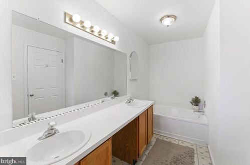 349 Danbury Ct, Glen Mills PA  19342-2041 exterior