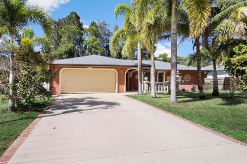 479 Fallon Dr, Fort Pierce, FL 34983-2634