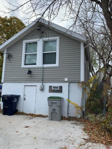 1730 6th St, Milwaukee WI 53204-3911 exterior