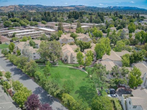 2514 Westberry Dr, Santa Rosa CA 95403-4134 exterior