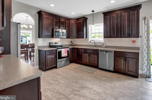7 Dogwood Ter, Siddonsburg PA  17019-8733 exterior