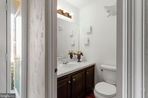 1628 Devon Ct, Yardley PA 19067-5741 exterior