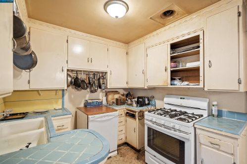 329 Glorietta Blvd, Orinda CA  94563-3242 exterior