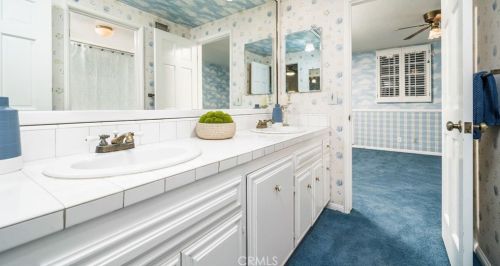 1022 Oak Canyon Ln, Glendora CA  91741-2256 exterior