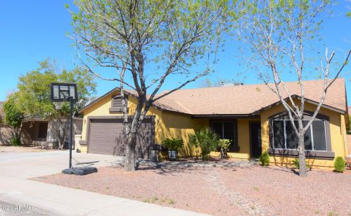 8738 Ocotillo Rd, Glendale, AZ 85305-2045