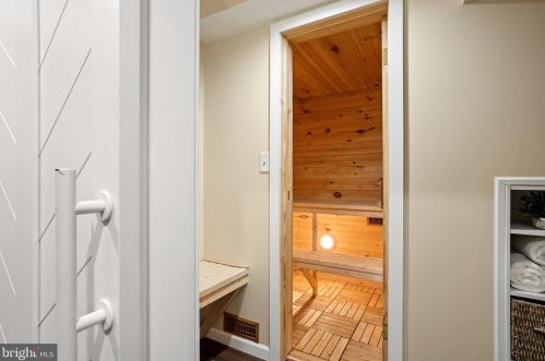 848 Riverside Ave, Trenton NJ 08618-5318 exterior