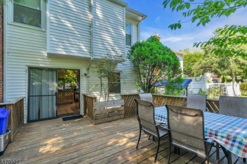 59 Buttonwood Dr, East Brunswick NJ  08816-4401 exterior