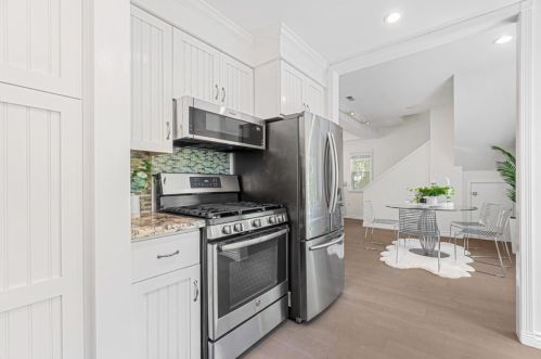 1960 San Ramon Ave, Mountain View CA  94043-2960 exterior