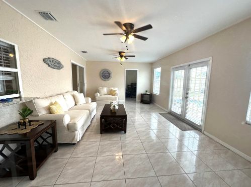 2062 Floresta Dr, Fort Pierce FL  34984-4706 exterior