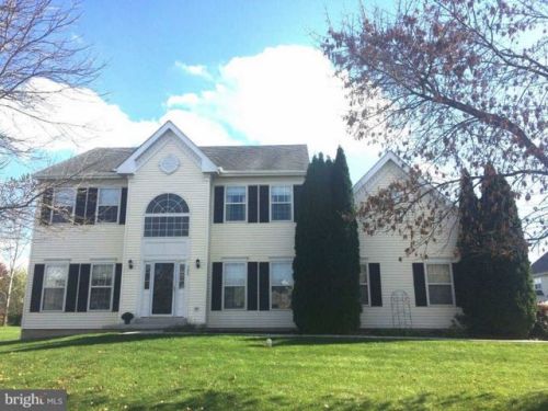122 Persimmon Dr, Collegeville, PA 19426-3814