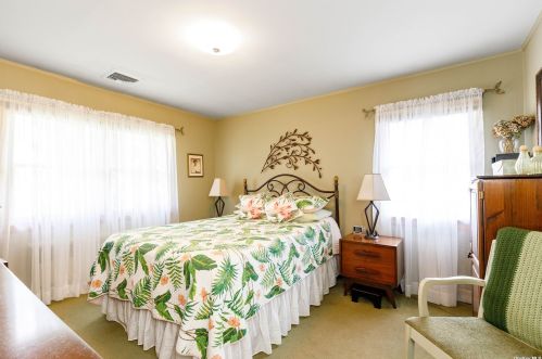 4016 Anne Dr, Seaford NY  11783-1712 exterior