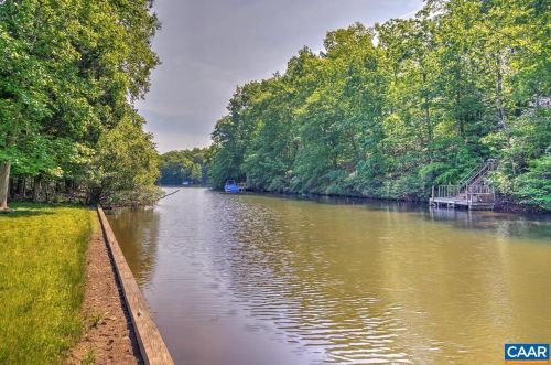 17 Shortwood Cir, Bybee VA  22963-2747 exterior