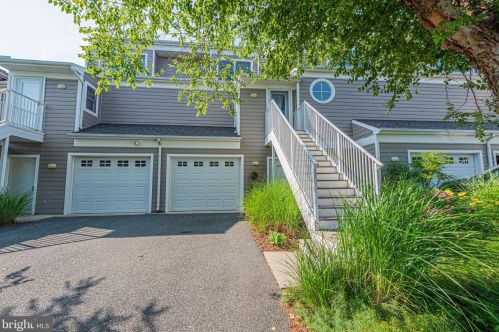38167 Lake Dr, Selbyville, DE 19975-2825