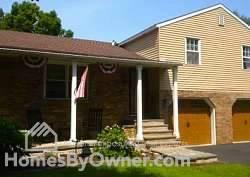 31 Cranston Rd, Troy, NY 12180-7220