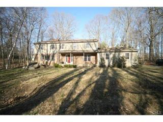 40 Falmouth Rd, Stamford, CT 06903-2312