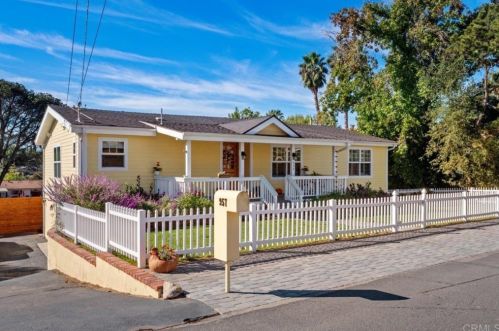 957 Montview Dr, Escondido CA  92025-5927 exterior
